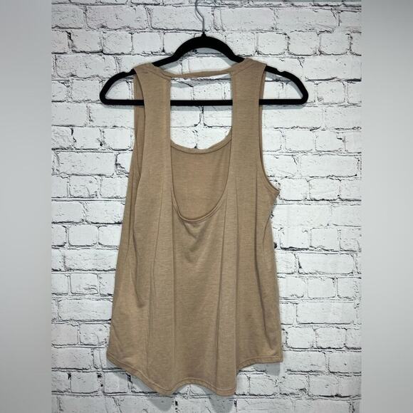 Nike Dri-Fit Yoga Tank Desert Dust Twisted Keyhole Back - Picture 2 of 5